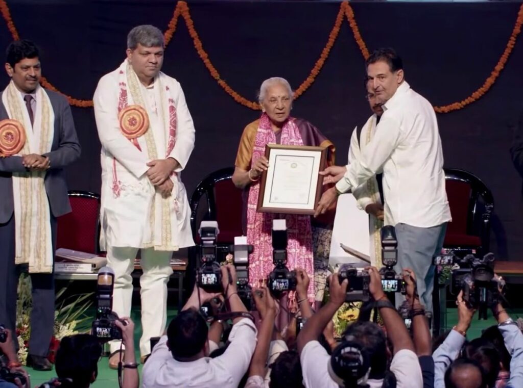 Dr. Ashish Kansara is GI-authorized user (AU/35946/GI/718/1) for Kutch Rogan Craft (GI Tag 718)